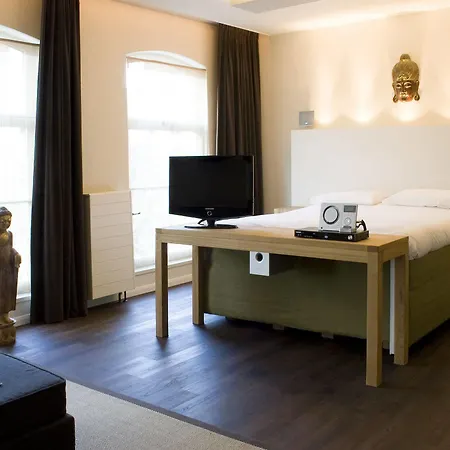 A Small 4* Rotterdam